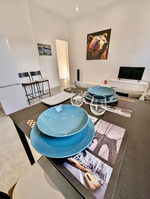 Magnifique T2 Refait A Neuf - Calme & Tout Equipe Avec Parking Grenoble Exterior photo
